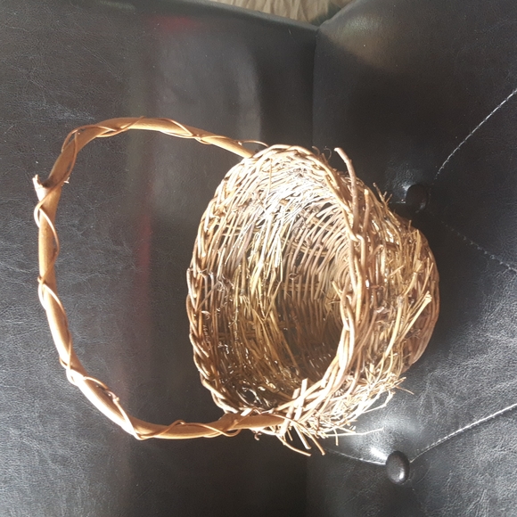 Wicket Basket Circle with Handle - Picture 6 of 14